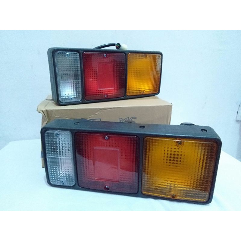 Harga Sepasang - Stoplamp Lampu Belakang Truk Mitshubishi Colt Diesel Canter PS-100 100PS PS100 FE Ban Engkel Double Box