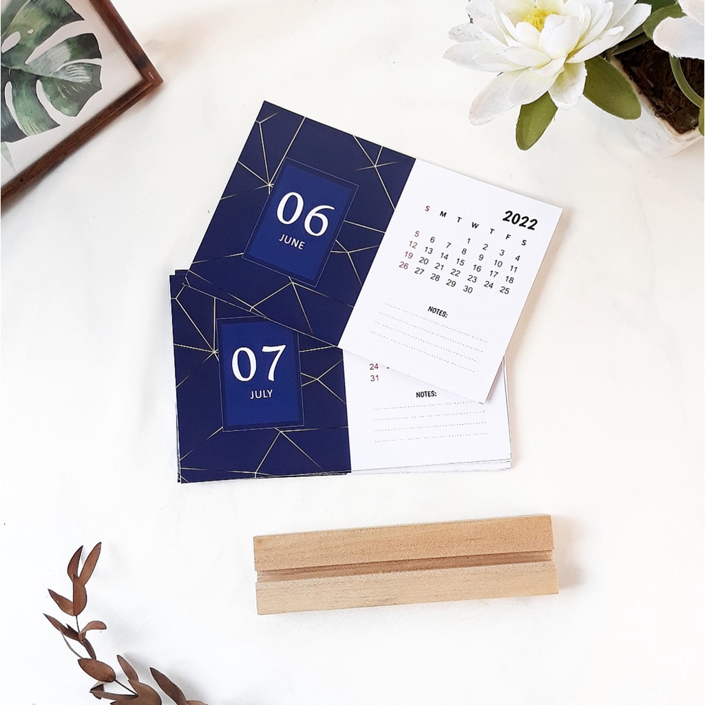 

Kalender Hadiah Natal / Gift Special Valentine / Custom Kalender Meja Aesthetic / Kalender meja kekinian / Kalender meja Pinterest Custom / Souvenir / Kalender 2024 / Calendar 2024