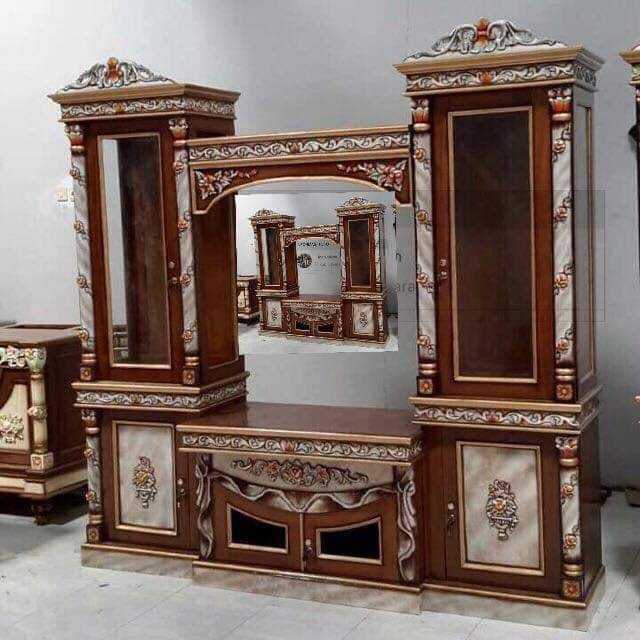 Bufet Tv Lemari hias kristal mebel jepara