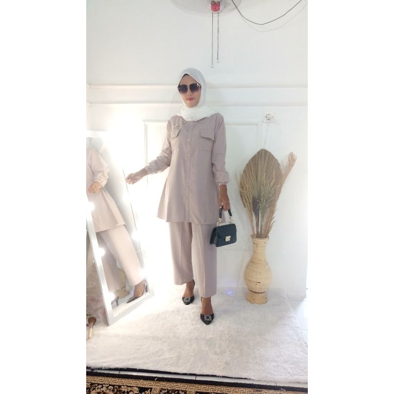 One Set Zalia Shakila