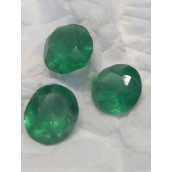 Batu jamrud kalimantan katulistiwa