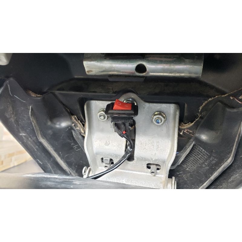saklar pengaman tersembunyi yamaha NMAX &amp; AEROX (old/new)