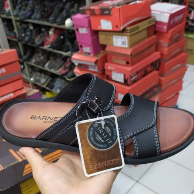 Sandal Barnett Pria