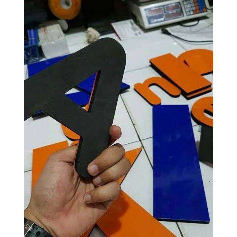

Akrilik acrylic Huruf Timbul + Spon