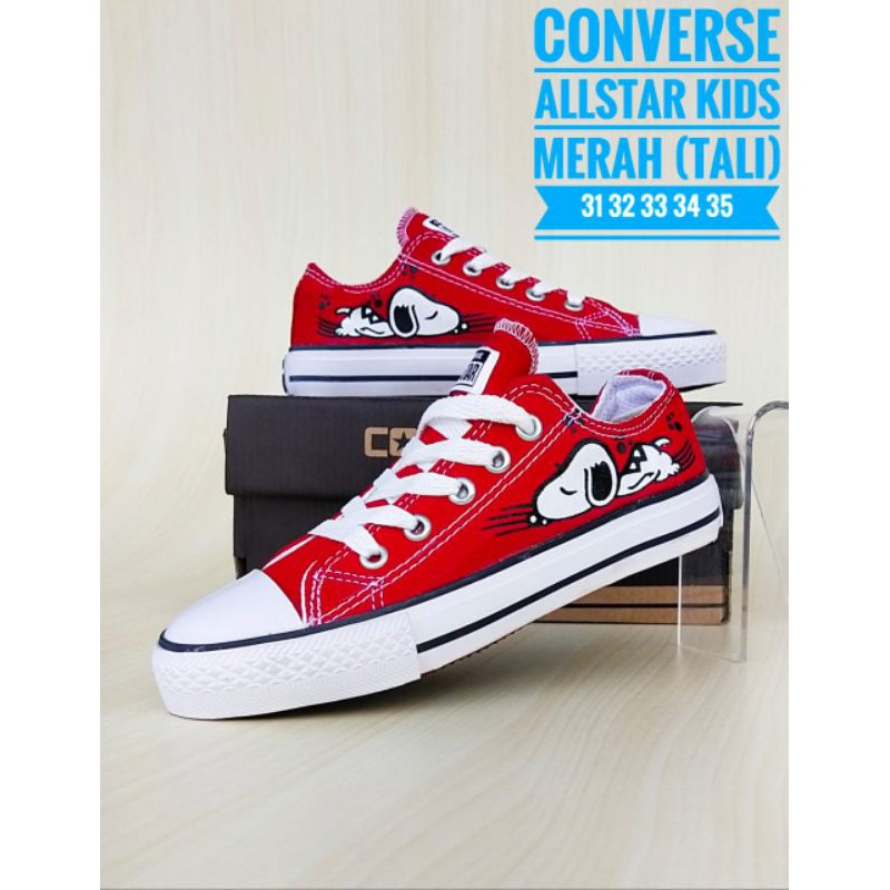 Sepatu converse snopi