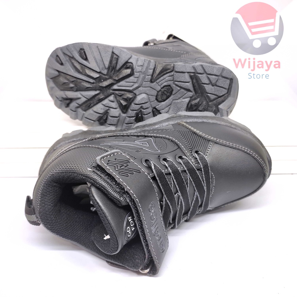 Sepatu Sekolah Ardiles 31-36 Model Boot Anak Hitam Polos dengan Kombinasi Perekat dan Tali yang Trendi RAMPAGE GRAINED BIS ACW BOMSILK