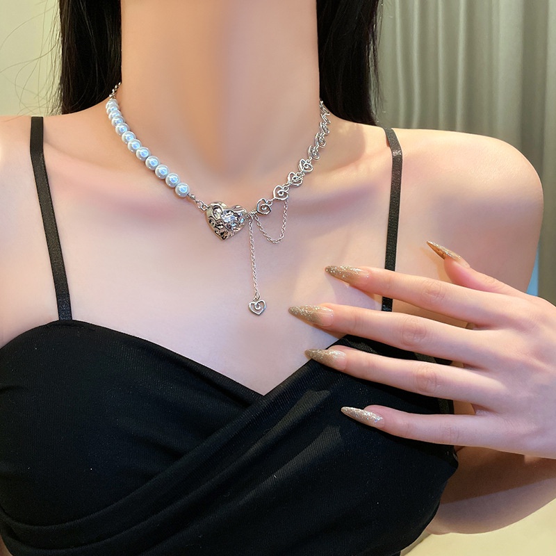 YEEZII Kalung Rantai Choker Hias Liontin Hati Mutiara Warna Silver Gaya Korea Retro Untuk Wanita