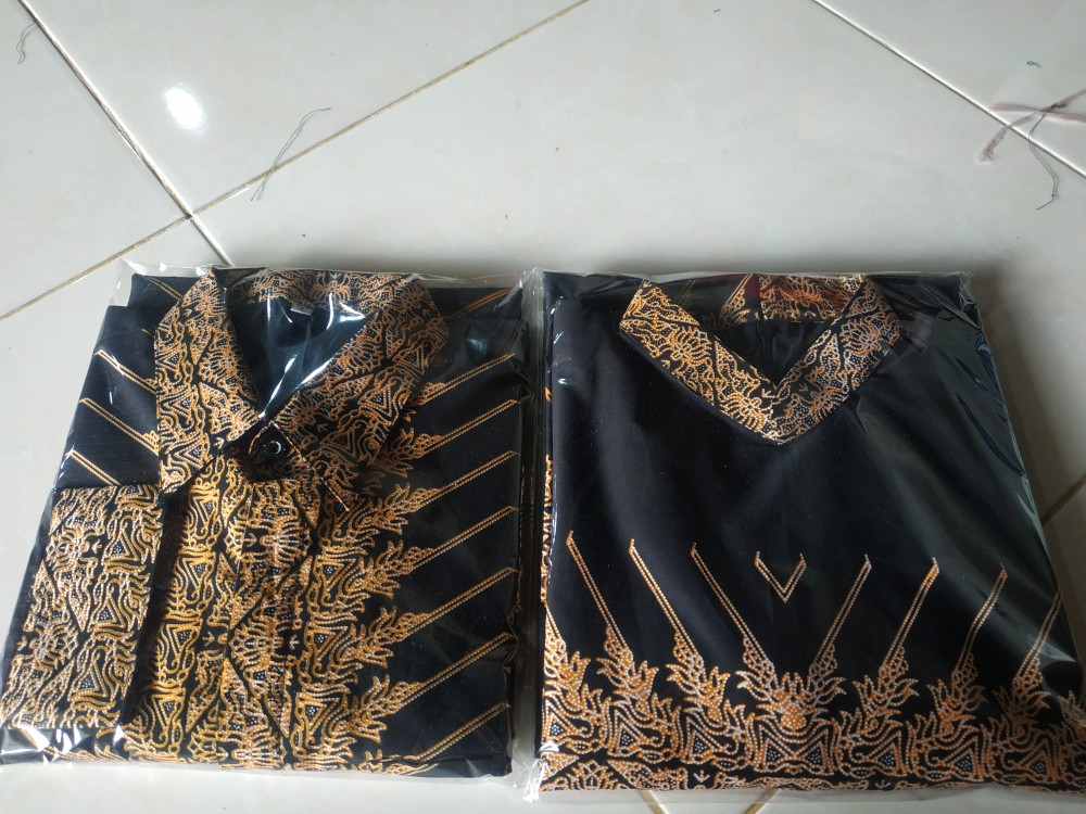 Kemeja Koko Dan Sarung Batik Solo Motif Modang Warna Hitam