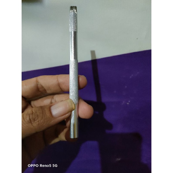 tongkat sakti micro usb/alat pengangkat konektor cas/connector charger warna silver