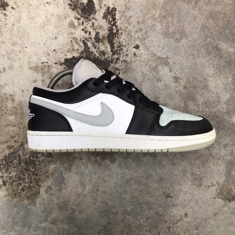 [PUSAT SEPATU SECOND] Air Jordan 1 Low Shadow