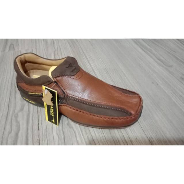 Sepatu Kangaroo Pria.