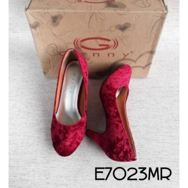 Sepatu Heels Bludru Brand MATAHARI Genny
