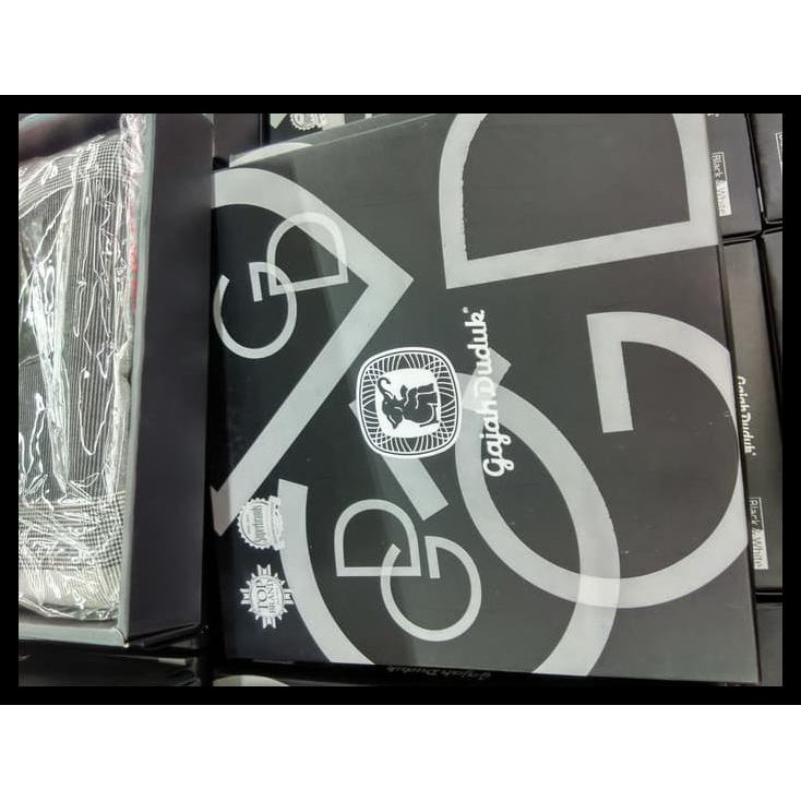 Sarung Gajah Duduk Black & White