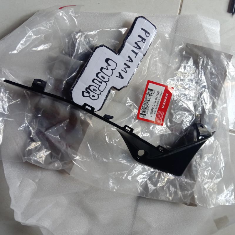 PANEL SHROUD CB150R V3 SAMBUNGAN SAYAP KANAN CB150R LED HITAM KILAP 50270K15600ZD