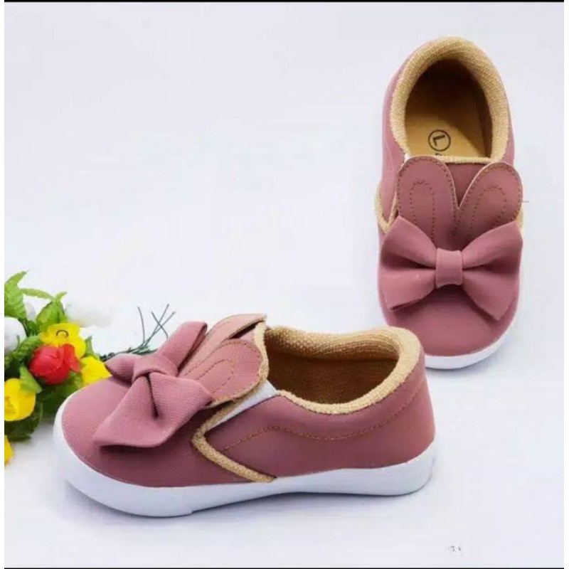 sepatu anak perempuan slip on model kelinci size 22-25