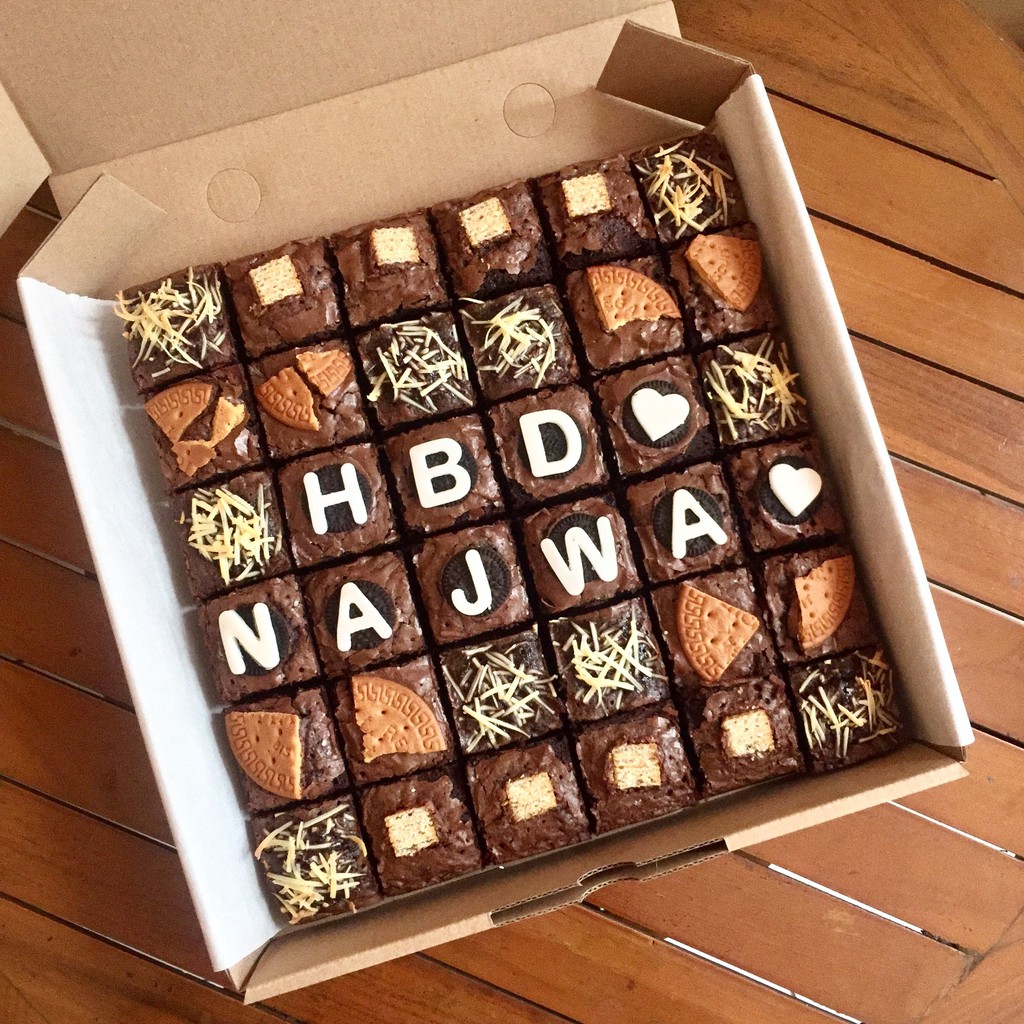 Choco Chics Fudgy Brownies / Brownies Panggang / Brownies Ulang Tahun / Birthday