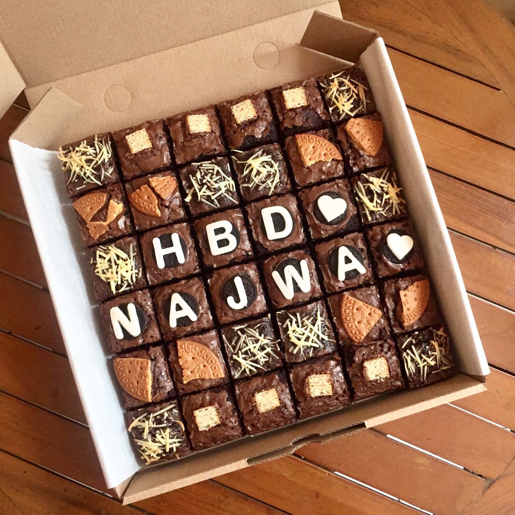 

Choco Chics Fudgy Brownies / Brownies Panggang / Brownies Ulang Tahun / Birthday