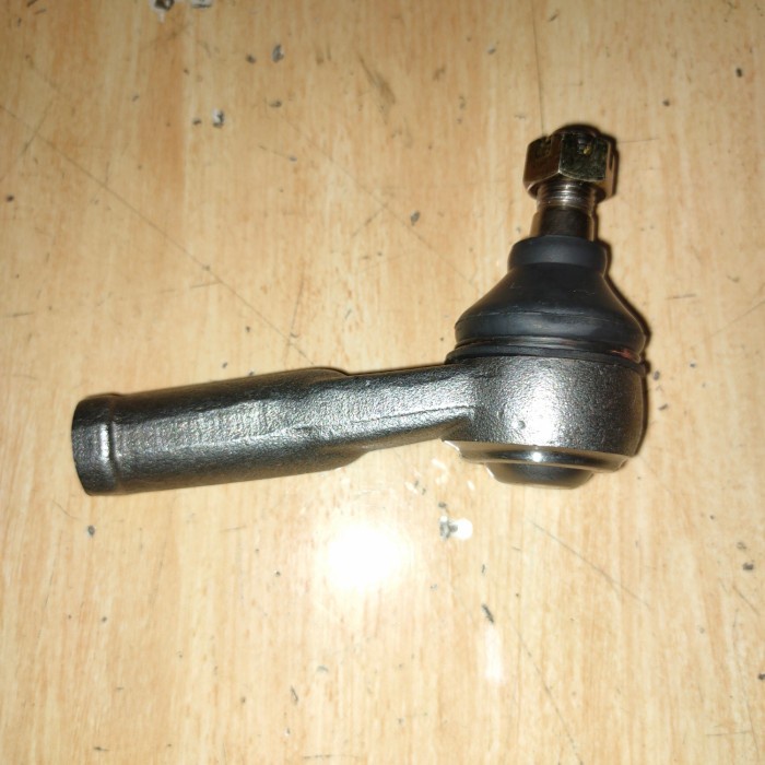 Tie rod pendek Mazda 808