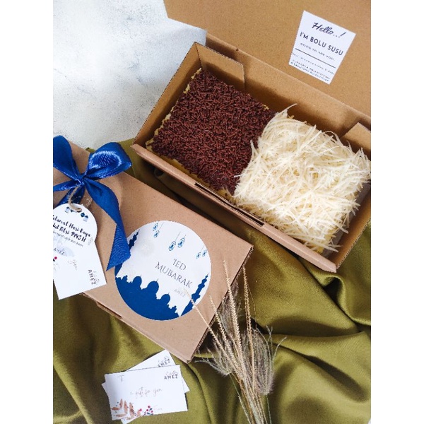 

Hampers Lebaran/ IED ( Bolu susu 20x20 / 20x10)