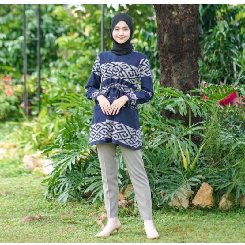 ATASAN BLOUSE TENUN NAVY ~ DEVI ALDIVA