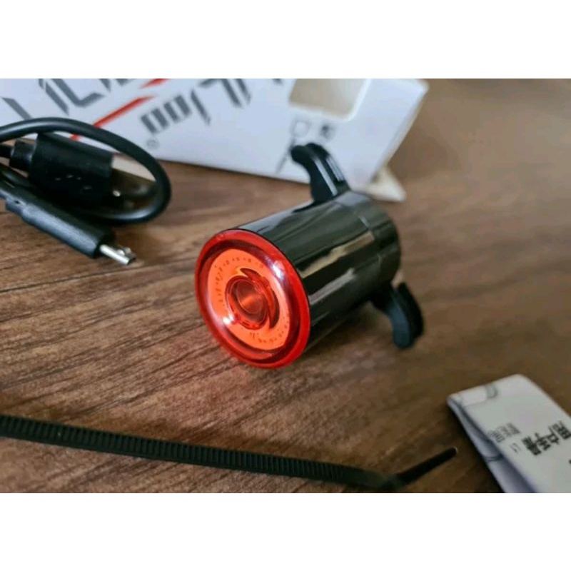 Lampu Sepeda Merk Lilio Belakang bike rear light lamp Bicycle smart lamp LILIO Charger cass cas Nyala Merah Red Bisa MTB Roadbike Seli Sepeda lipat Folding Bike