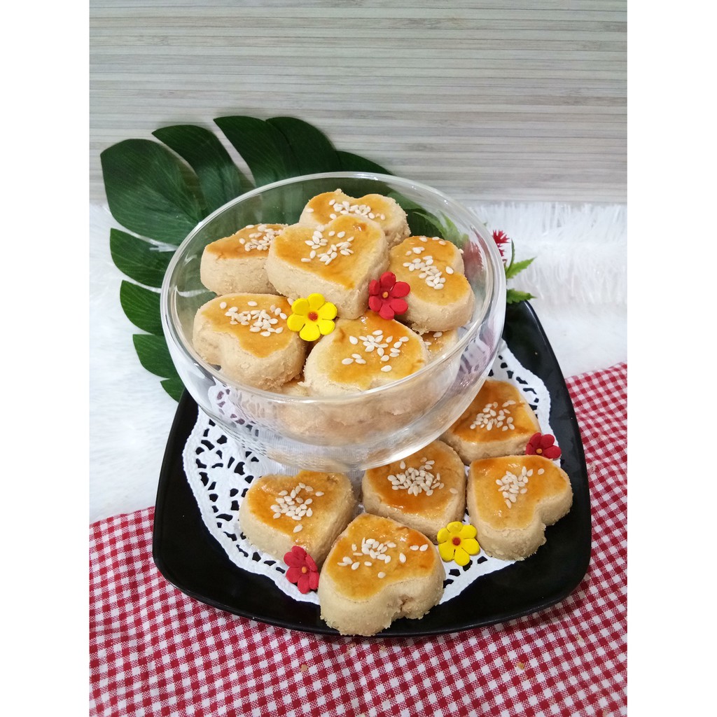 

Kue Kacang (Peanut Cookies)