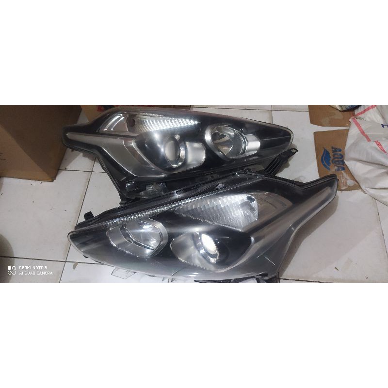 headlamp sienta v