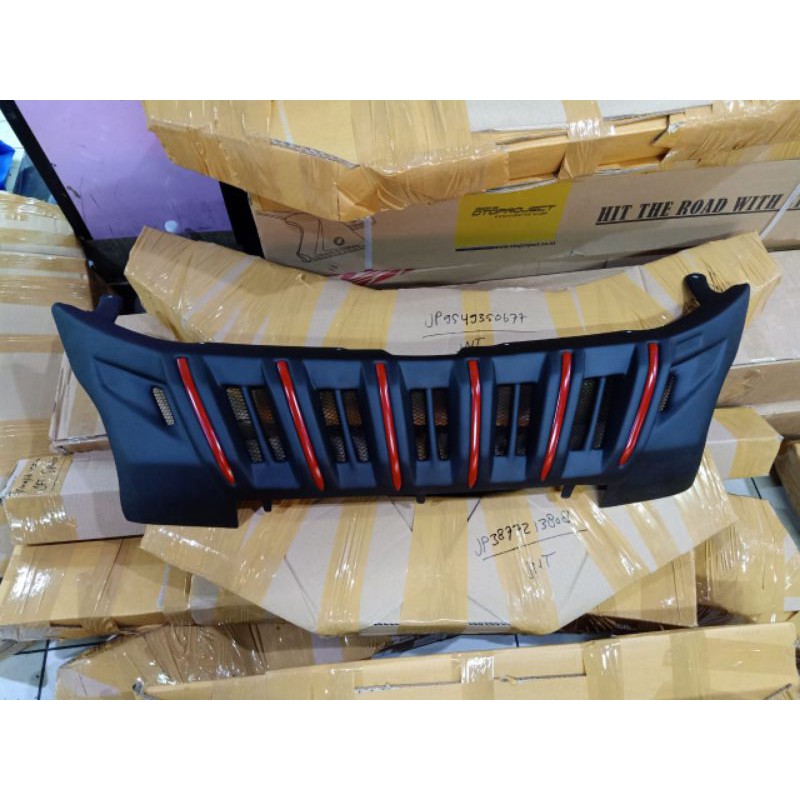 Grill Xpander cross Apollo Lis merah