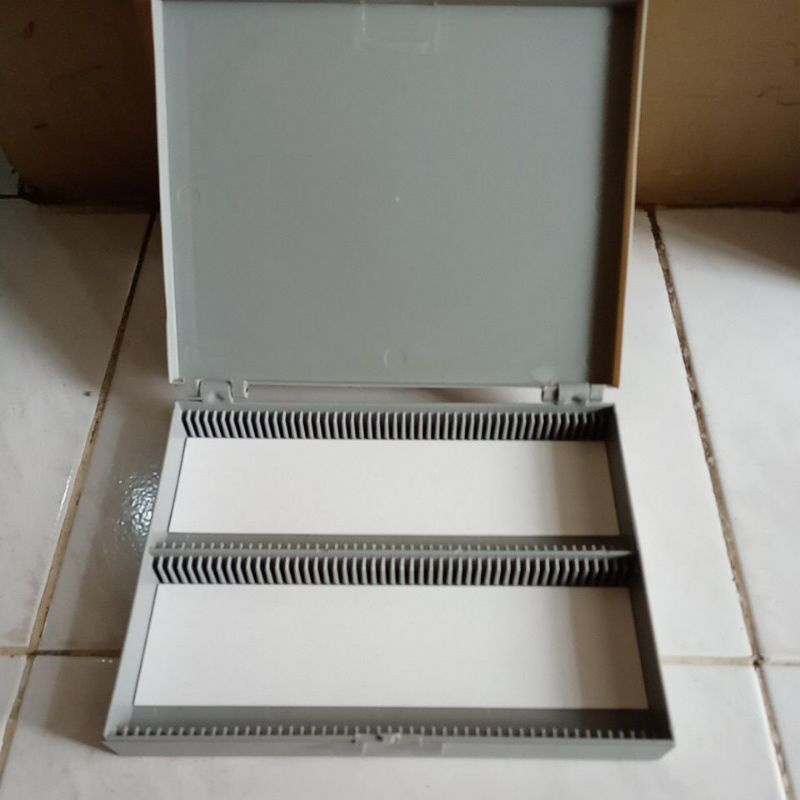 Slide Box isi 100 / Preparat