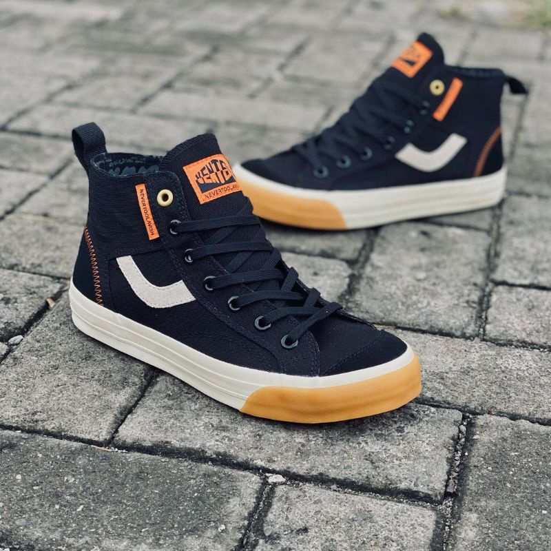 VENTELA NOIR HIGH BLACK