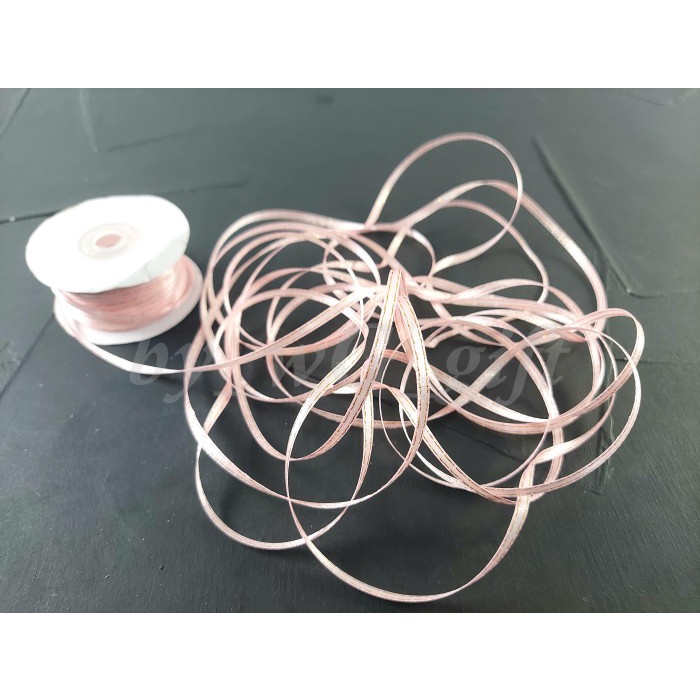 

Pita Satin List Emas; Lebar 1/8 Inch ( 3 mm); Panjang 80 yard - HL 04