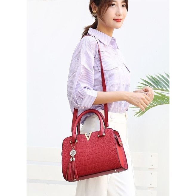 TFT AX200167 927025 7025 AX866 D19 (1 KG MUAT 2) Tas Selempang Wanita Import Stylish Elegant