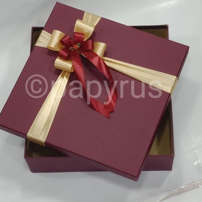 

PAPYRUS 30x30 Tinggi 10cm Kotak Kado Gift Box Hadiah KOTA KADO