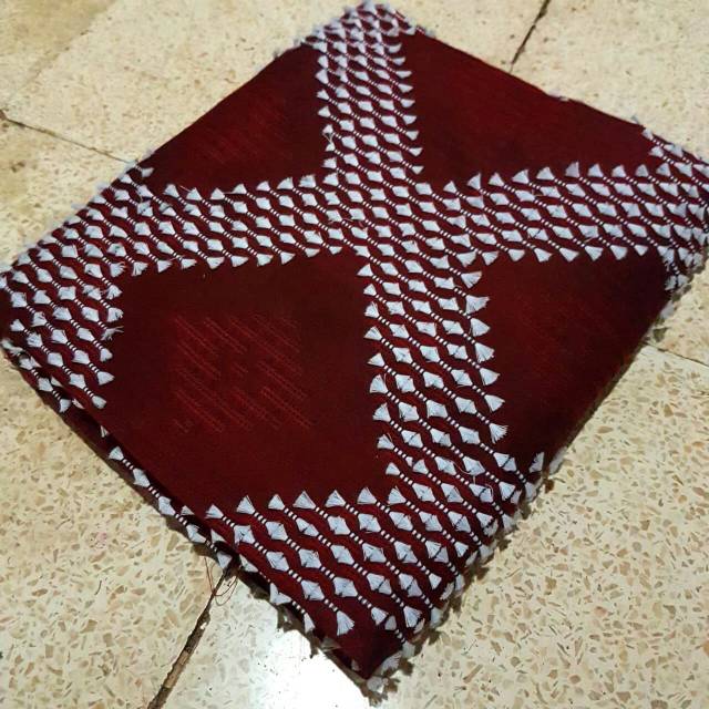 Kain tenun sutra bulu