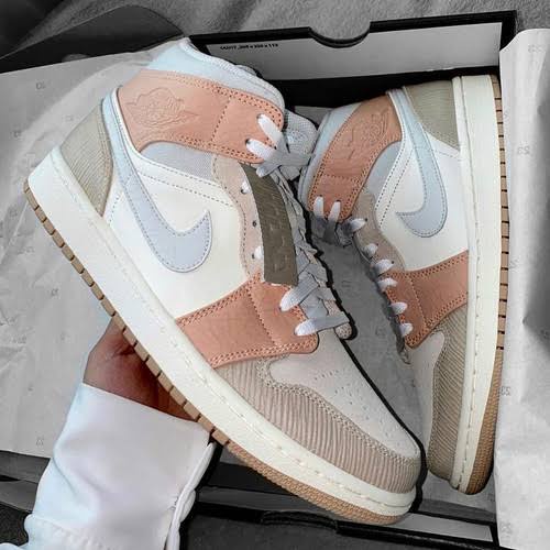 NiKE AIR JORDAN 1 MID MILAN 100% BNIB