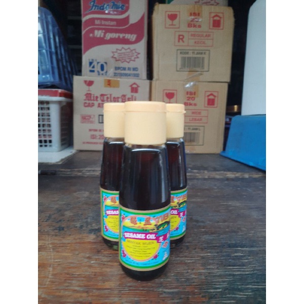 

Minyak WijenYuen Yick 110 ML