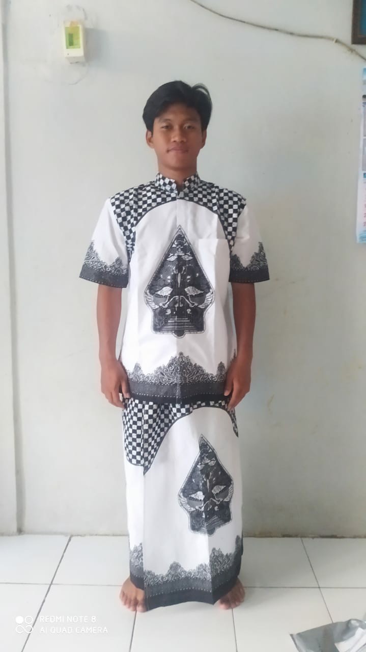 Stelan Clana Sarung Dan Koko Batik Solo Gunungan Lengan Panjang Batik Modern