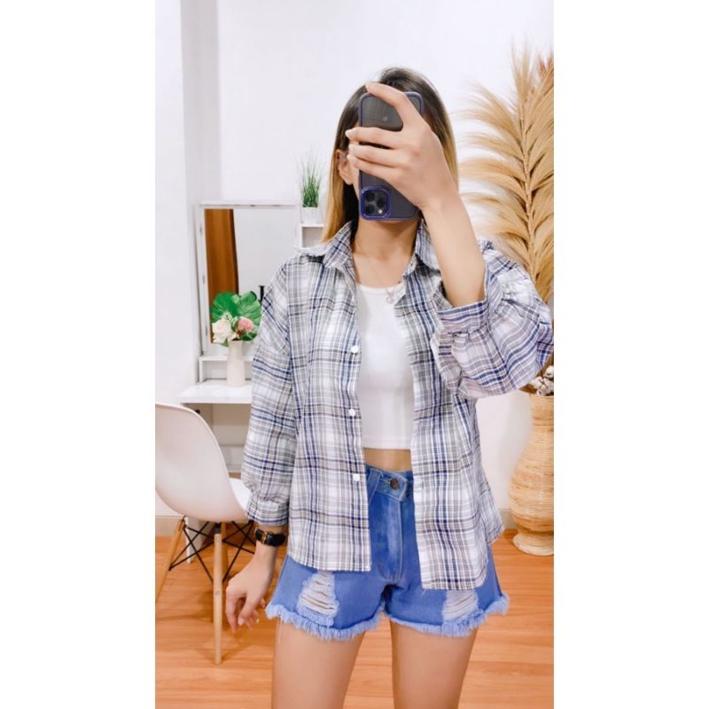 KEMEJA OVERSIZE WANITA  KEMEJA OSLIN CASUAL BLOUSE KOTAK KOTAK FLANEL WANITA BAHAN KATUN PREMIUM LENGAN PANJANG FULL KANCING KEKINIAN TERBARU KOREA KOREAN STYLE WANITA CEWEK TARTAN TWO TONE CROP TOP THRIFT  KEMEJA GUILEN LENGAN BALON SIZE L LD 90 Cm-Navy kotak icha