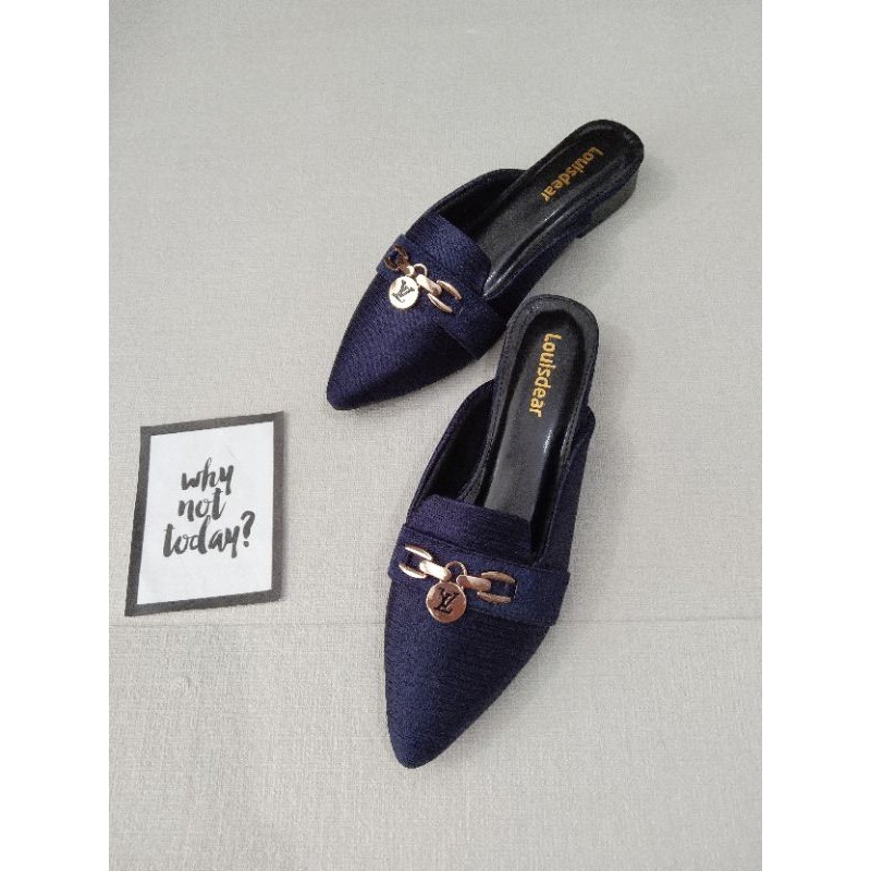 SALE... SALE... SALE... LOUISDEAR sendal flat heel 2 cm bahan satin B65