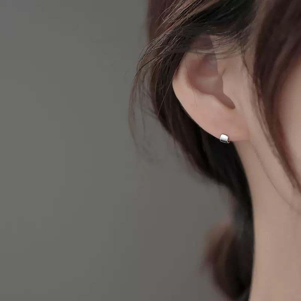 Anting Pejantan Agustina Trendi Geometris Glossy Pria Tembaga Aksesoris Telinga Gadis Anting Korea