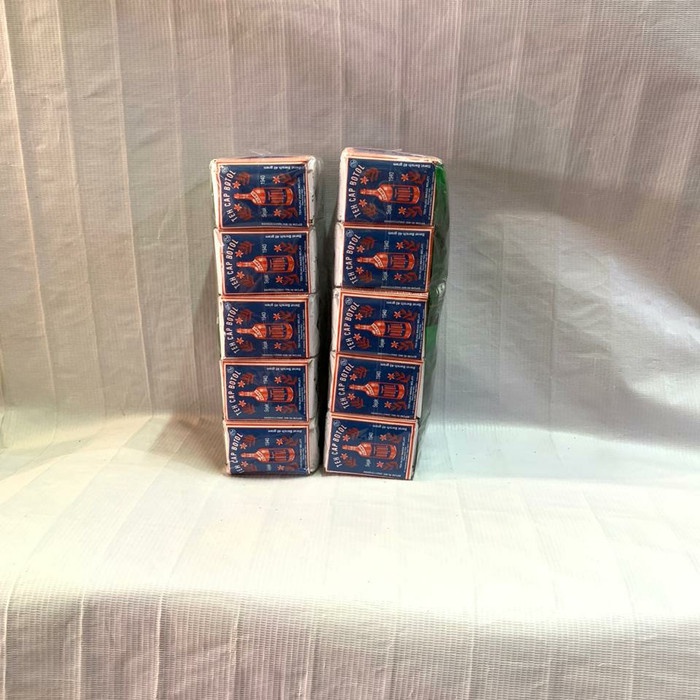 

Teh-Daun- Teh Cap Botol Biru Tubruk 40Grm Bonus Teh Celup -Daun-Teh 800 Teh-Makanan-Minuman