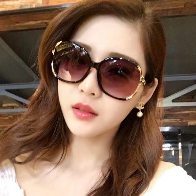 Kacamata Hitam Motif Flower Di Bingkai Women Sunglasses Korean Import