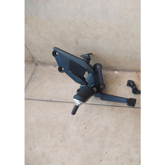 footstep postep depan kanan original ninja 250 karbu