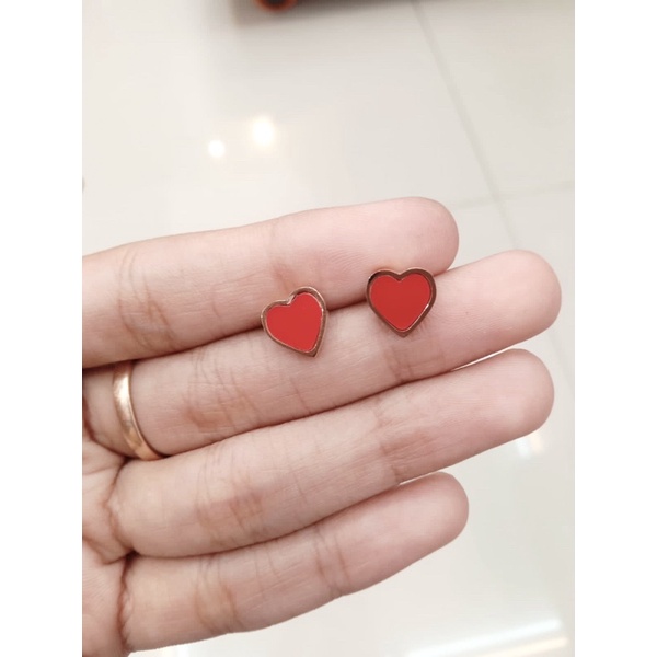 Anting love merah titanium