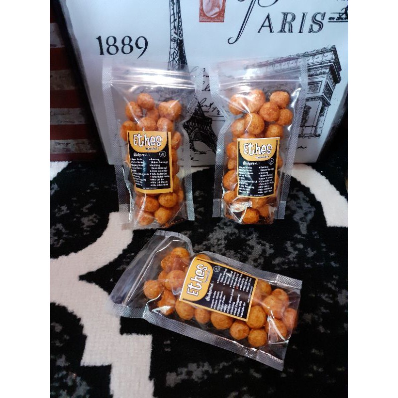 

Cemilan tahu bulat pedas (30gr)