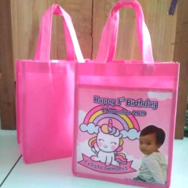 

GROSIR TAS ULTAH FOTO ANAK | GOODIEBAG PROMOSI BIDAN CUSTOM DESAIN GRATIS