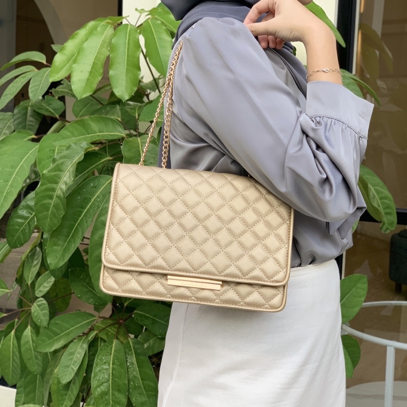 C Jessly Quilted Slingbag