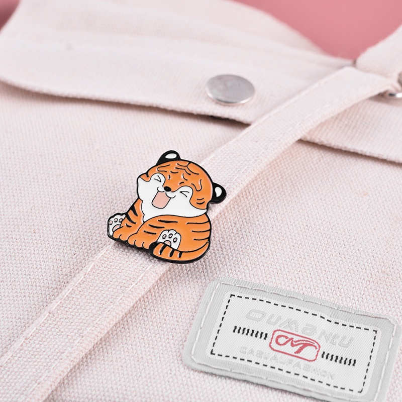 Bros Pin Enamel Bentuk Hewan Harimau Fortune Untuk Aksesoris Pakaian