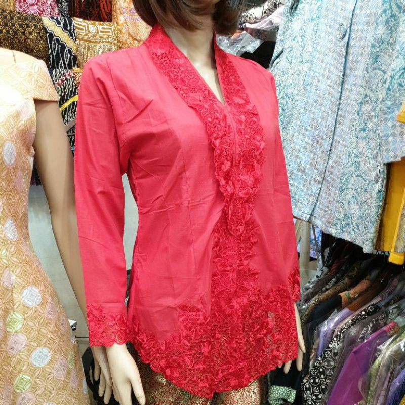 kebaya encim merah kemerdekaan