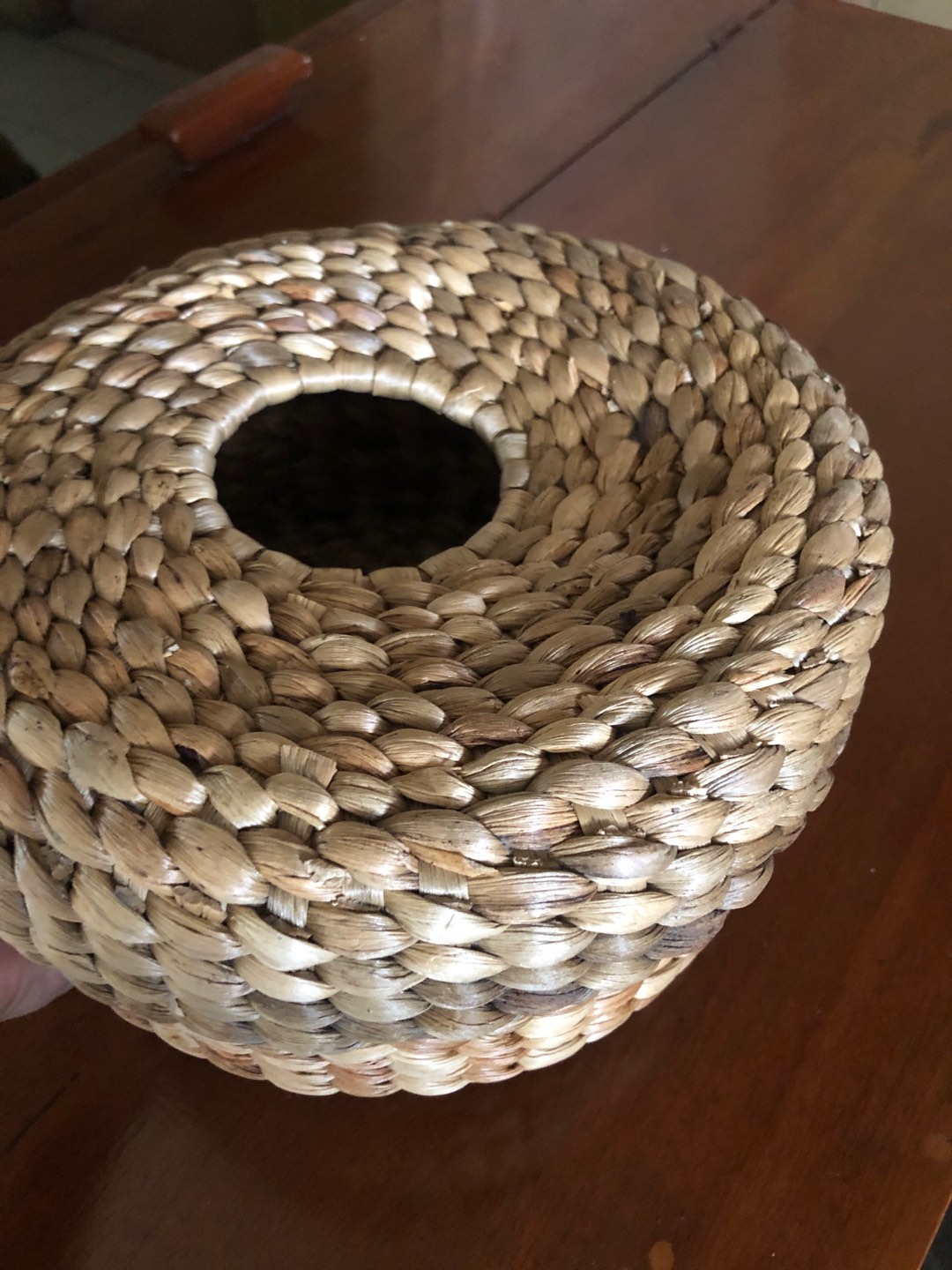 Tempat Tissue Eceng Bulat